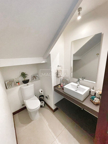 Casa En Venta De 4 Dorm. En Colina