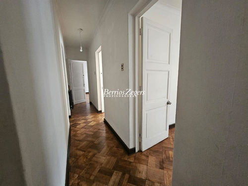Casa En Venta 5 Dormitorios, Estar, Cercana A Metro En Ñuñoa