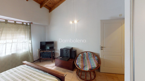 Casa Chalet En Venta O Permuta Ubicado En Francisco Álvarez, Moreno, G.b.a. Zona Oeste