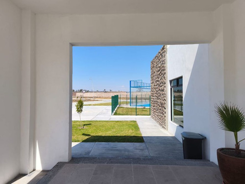 Terreno En Venta En San Miguel De Allende Fraccionamiento Con Casa Club