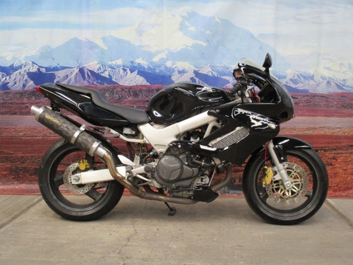 Imagen 4 de 12 de Honda Super Hawk Vtr 1000