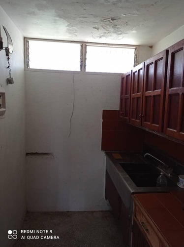 Imagen 4 de 13 de Edificio Ubicado Detras De La Escuela Basica Nacional Araguita I.