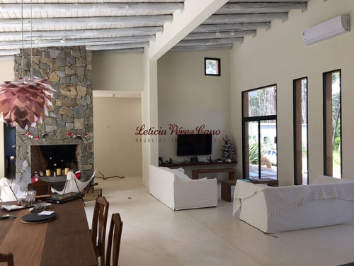 Imagen 2 de 9 de Venta Venta Hermosa Casa 3 Dormitorio En Exclusivo Country Laguna Blanca