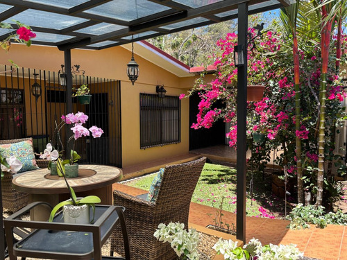 Se Vende Casa Lista Para Habitar En Puriscal