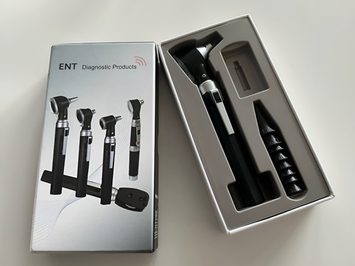 Kit Portatil Otoscopio Diagnostico Oido Luz Led Zoom X3 Negr
