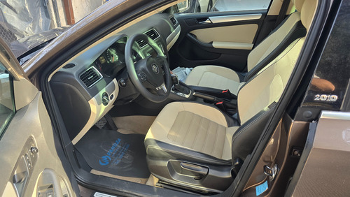 Volkswagen Jetta 2.5 Bicentenario Tiptronic At