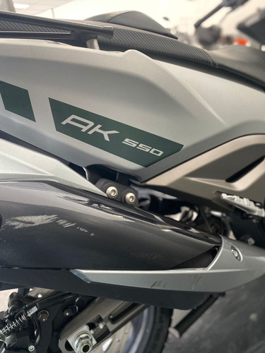 Kymco Ak 550