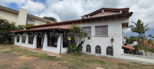 Bella Casa, Con Estilo Colonial, Ideal Para Remodelar A Su Gusto Mls #24-21372