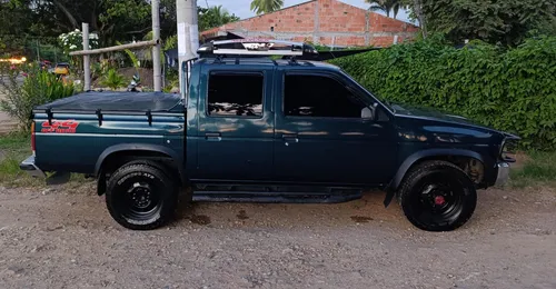 Nissan D21 2400