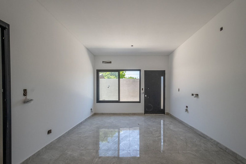 Venta Duplex 2 Amb Con Terraza Y Cochera. Financia
