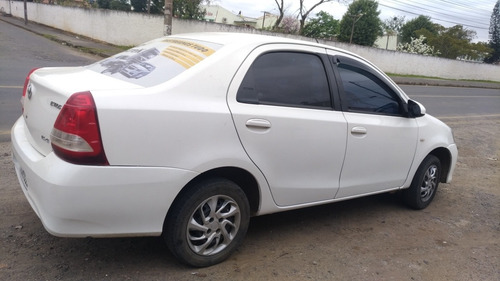 Imagem 2 de 3 de Toyota Etios 2018 1.5 16v Xs 5p