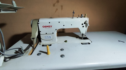 Vendo Una Máquina De Coser Industrial Marca Gemsy 