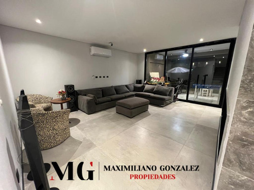 Casa En Venta, 10 Ambientes - Terralagos, Canning.