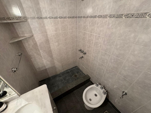 Venta Depto. 4 Amb C/dependencia. Belgrano.84 M2.