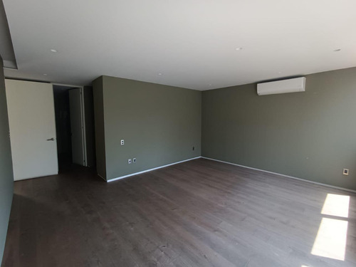 Departamento En Renta, Dos Niveles, Excelente Ubicación.