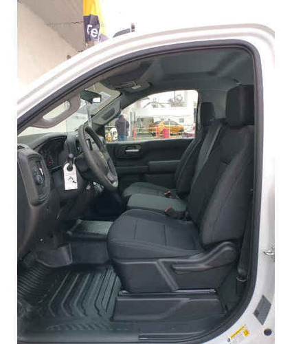 Imagen 6 de 14 de Chevrolet Silverado 2020 2p 1500 Wt Cr 4x2 A