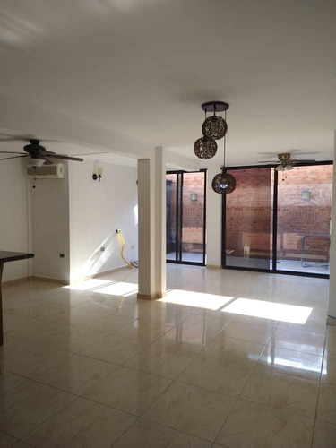 Mariana Castillo Alquila Town House Urb Cumbres De Monte Alegre, Tazajal - Inth-221