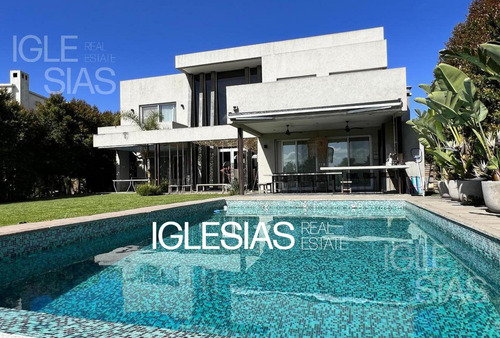 Casa En Venta Al Lago 4 Dormitorios En Barbarita