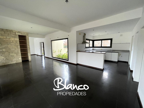 Casa En Venta En Haras Santa Maria, Barrio Las Lomas, Escobar, G.b.a. Zona Norte