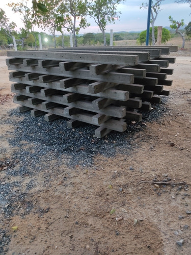 Estantillos De Concreto Para Cerca Med: 10cmx10cmx12cm