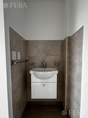 Venta De Departamento De 2 Ambientes Con Balcón En Quilmes