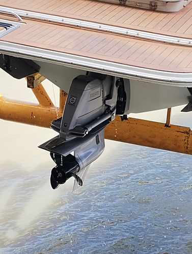 Lancha Avalon 23 Cuddy Volvo Penta 4.3 Gxi V6 225 Hp