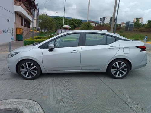 Versa Exclusive 2022. Motor 1.6 Automático. 12.000km Unico D