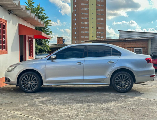 Volkswagen Jetta 2.0 tsi highline 211cv gasolina 4p tiptronic