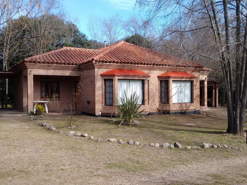 Cabaña De Dos Dormitorios + Club House (ping Pong, Pool, Metegol Y Juegos De Mesa) + Pileta Enorme