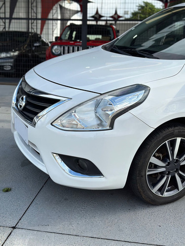 Nissan Versa SL 1.6 16V FlexStart 4p Aut.