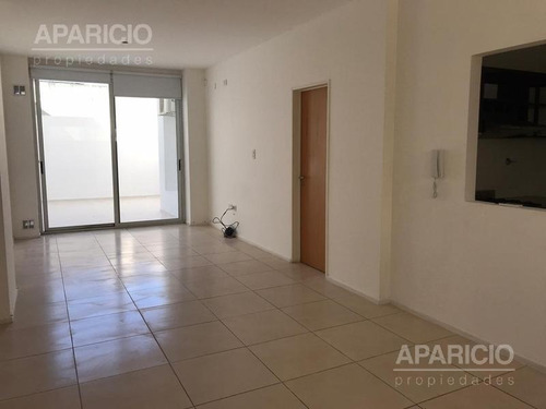 Imagen 6 de 10 de Departamento - La Plata