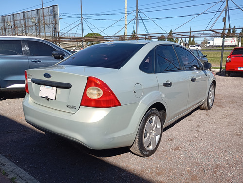 Ford Focus 1.6 Exe Style 4p
