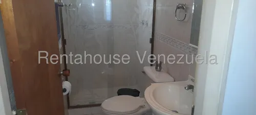 En Venta Casa - Urb. Vista Linda.