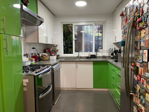 Amplia Casa En Las Condes - Calle Lolco. 228/ 258 Mt2