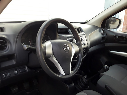 Imagen 16 de 22 de Nissan Np 300 Cabina Simple