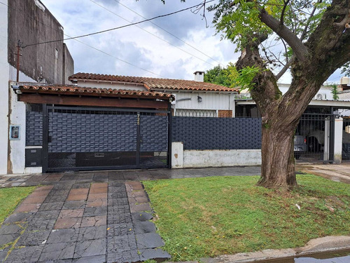 Casa  En Venta En Morón, G.b.a. Zona Oeste, Argentina