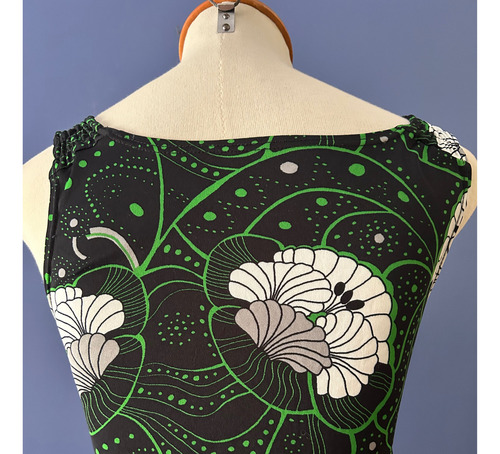 Blusa Talle Imperio Escote En V Breteles Elastizados (Usado)