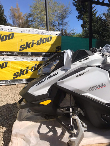 Imagen 4 de 7 de Moto De Nieve Ski Doo Grand Touring 600 Ace 2020