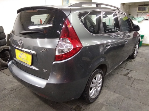 Imagem 9 de 13 de Jac J6 Diamond 2.0 16v 7 Lug Completo Couro 2013 Cinza