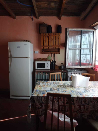 Casa De 3 Ambientes En Colina Alegre A 2 Cuadras De La Ruta