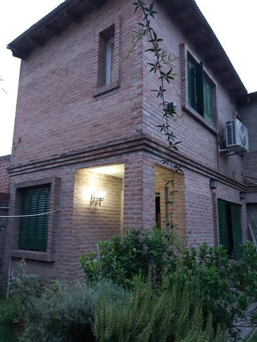 Imagen 1 de 6 de Casa Al Fondo Con 2 Dormitorios