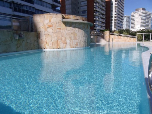 Venta De Apartamento 2 Dormitorios En Playa Mansa