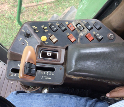 Cosechadora John Deere 9500 Con Cabezal De Maiz Y Sorgo