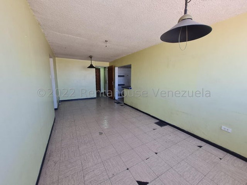 Imagen 2 de 30 de Apartamento En Venta Zona Oeste De Barquisimeto Lara 23-25316 // Invierta Seguro Con Rentahouse//