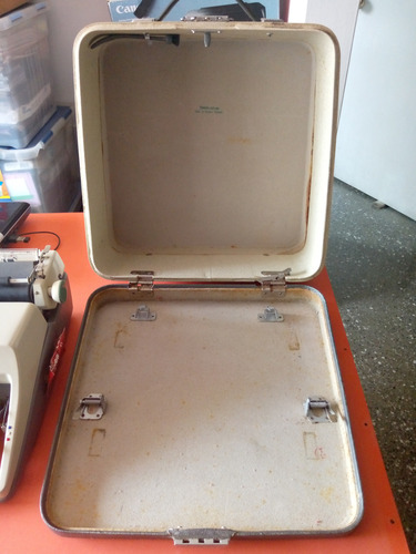 Maquina De Escribir Olympia (Usado)