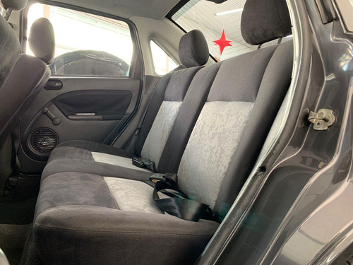 Imagem 10 de 20 de Ford Fiesta Fiesta 1.0 8v Flex/class Completo