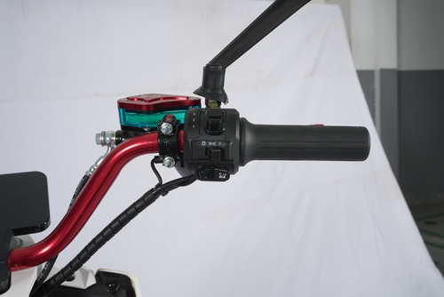 Imagen 4 de 18 de Motocicleta Electrica Ttx Motor 2000 W, Bat. Litio 72v/30 Ah