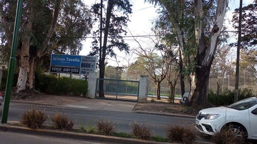 Excepcional Fracción 8550 M2 Sobre Av. Martín Fierro Parque