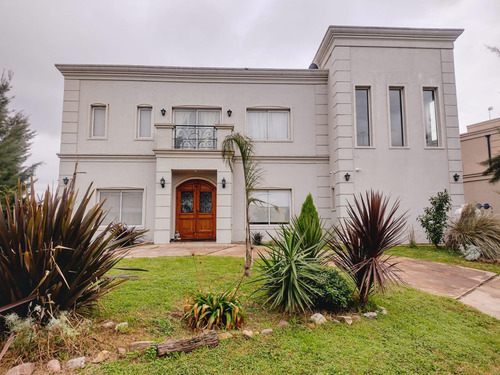 Casa En Venta En El Barrio Santa Rita Canning San Vicente