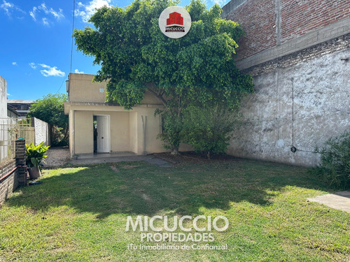 Casa En Venta, Mateo Gelves 675, Escobar, A Metros Del Centro